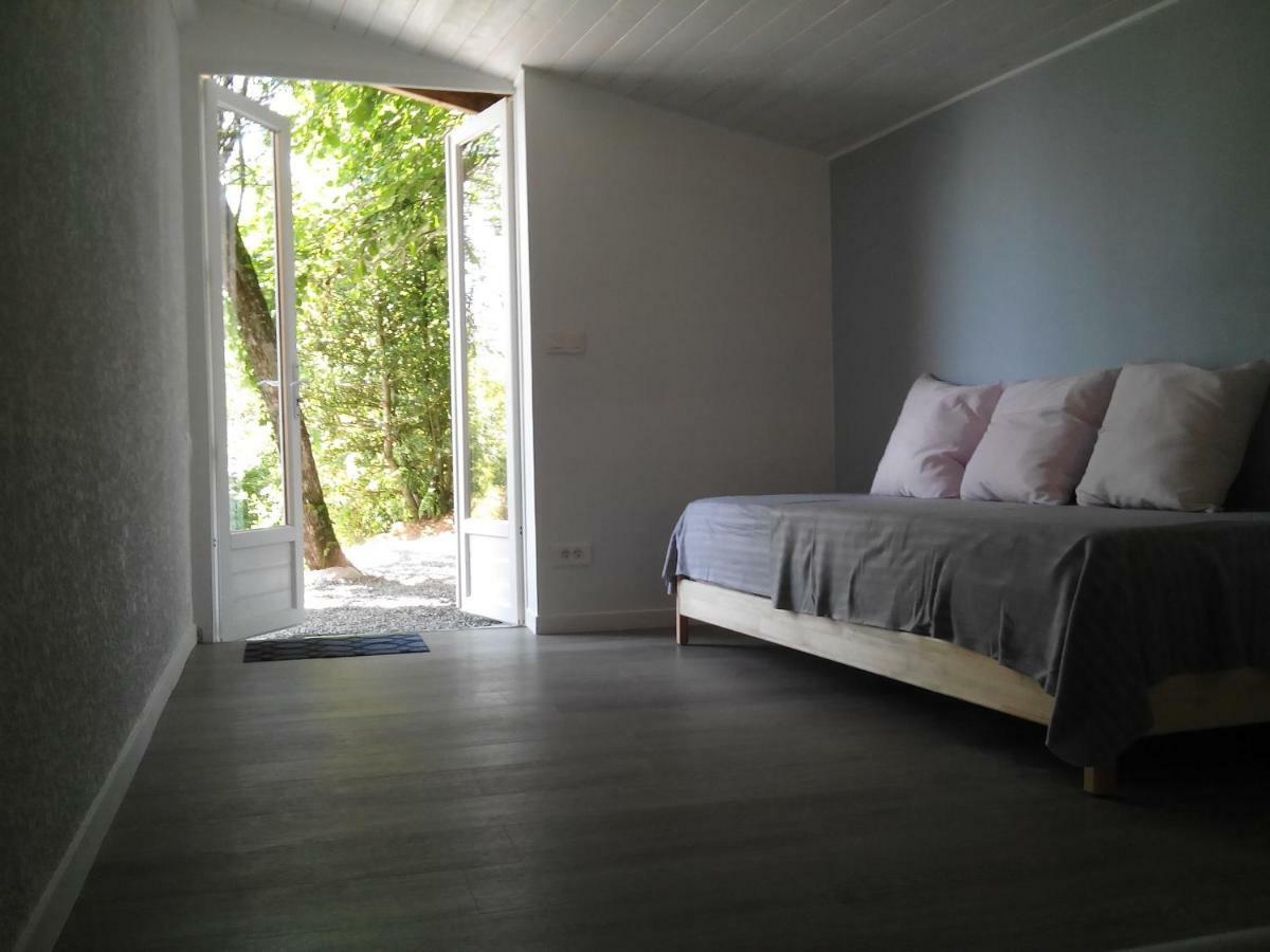 Le Jardin Ombrage Bed & Breakfast Saint-Paul-dʼIzeaux Eksteriør bilde